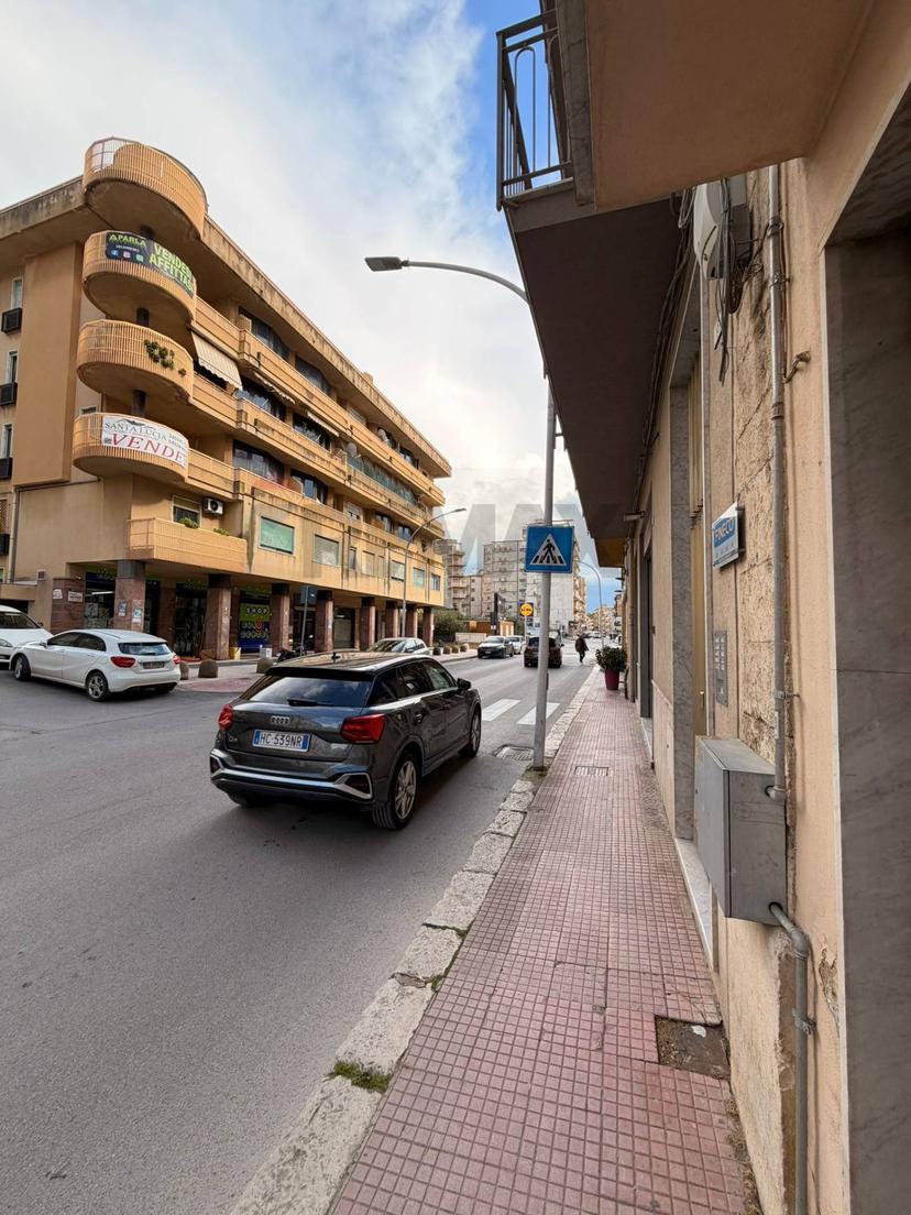 Appartamento in Viale Regina Elena 16, Canicattì — foto 2 di 5