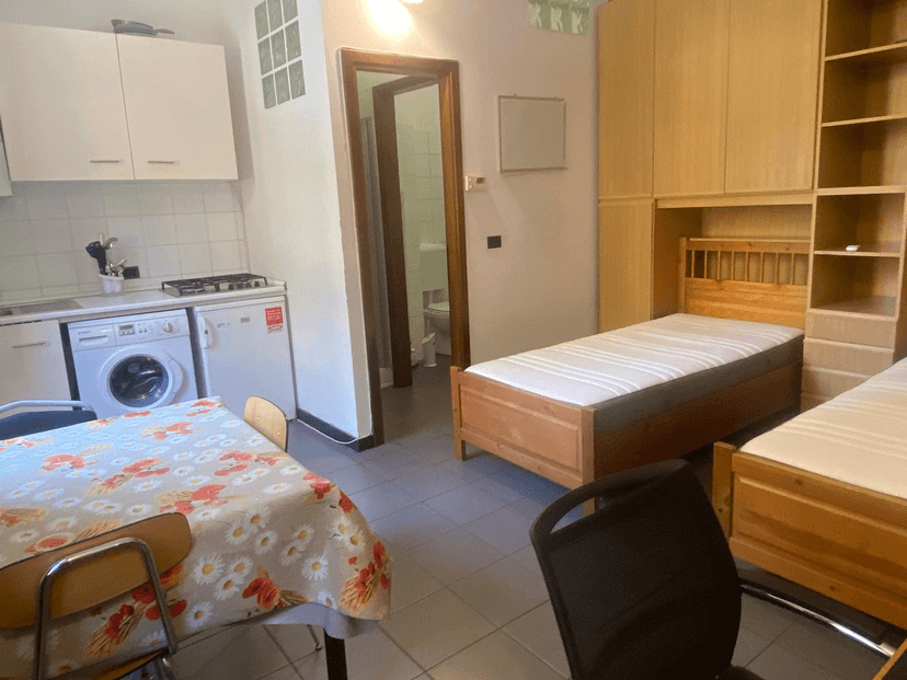 Monolocale in Corso San Gottardo, Milano
