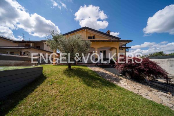 Villa in Via San Macario 15, Lonate Pozzolo