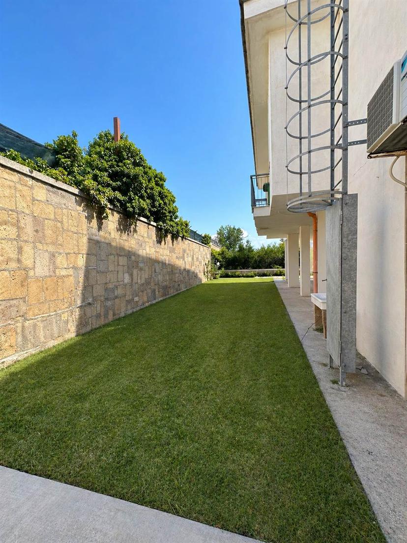 Villa, Castel Volturno — foto 2 di 5