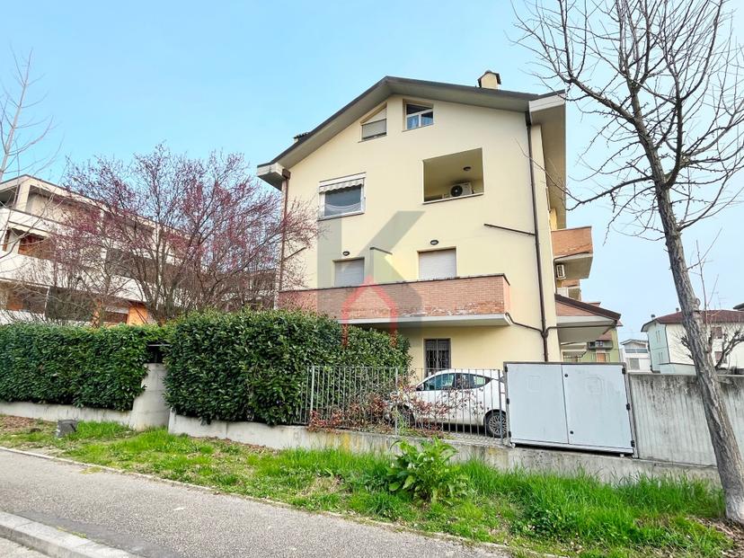 Trilocale in Via Tavolicci, Forlì — foto 3 di 5