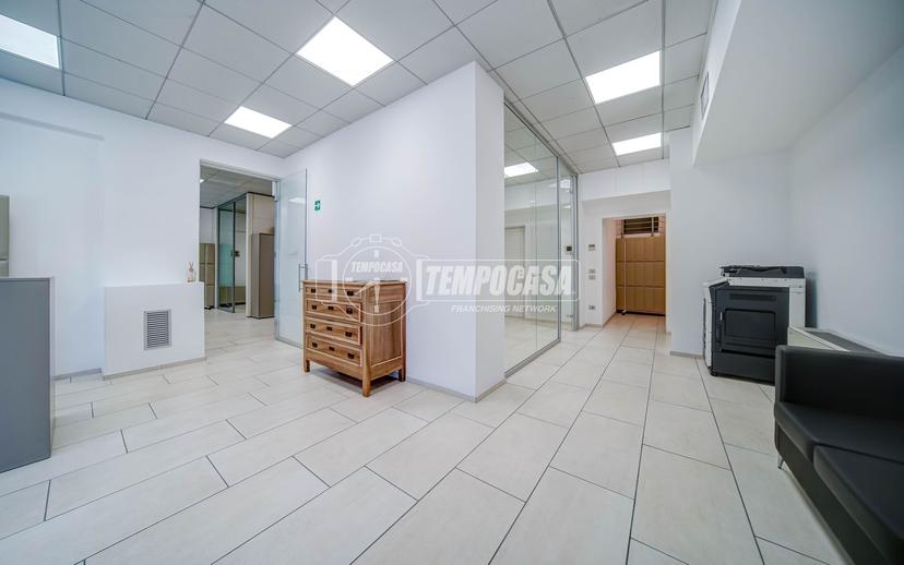 Appartamento in Via Piave 84, Azzate — foto 2 di 5