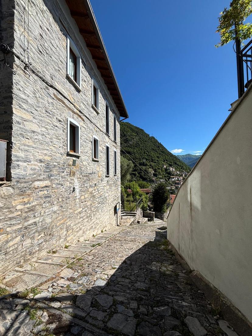 Bilocale in Via al Noce 24, Moltrasio