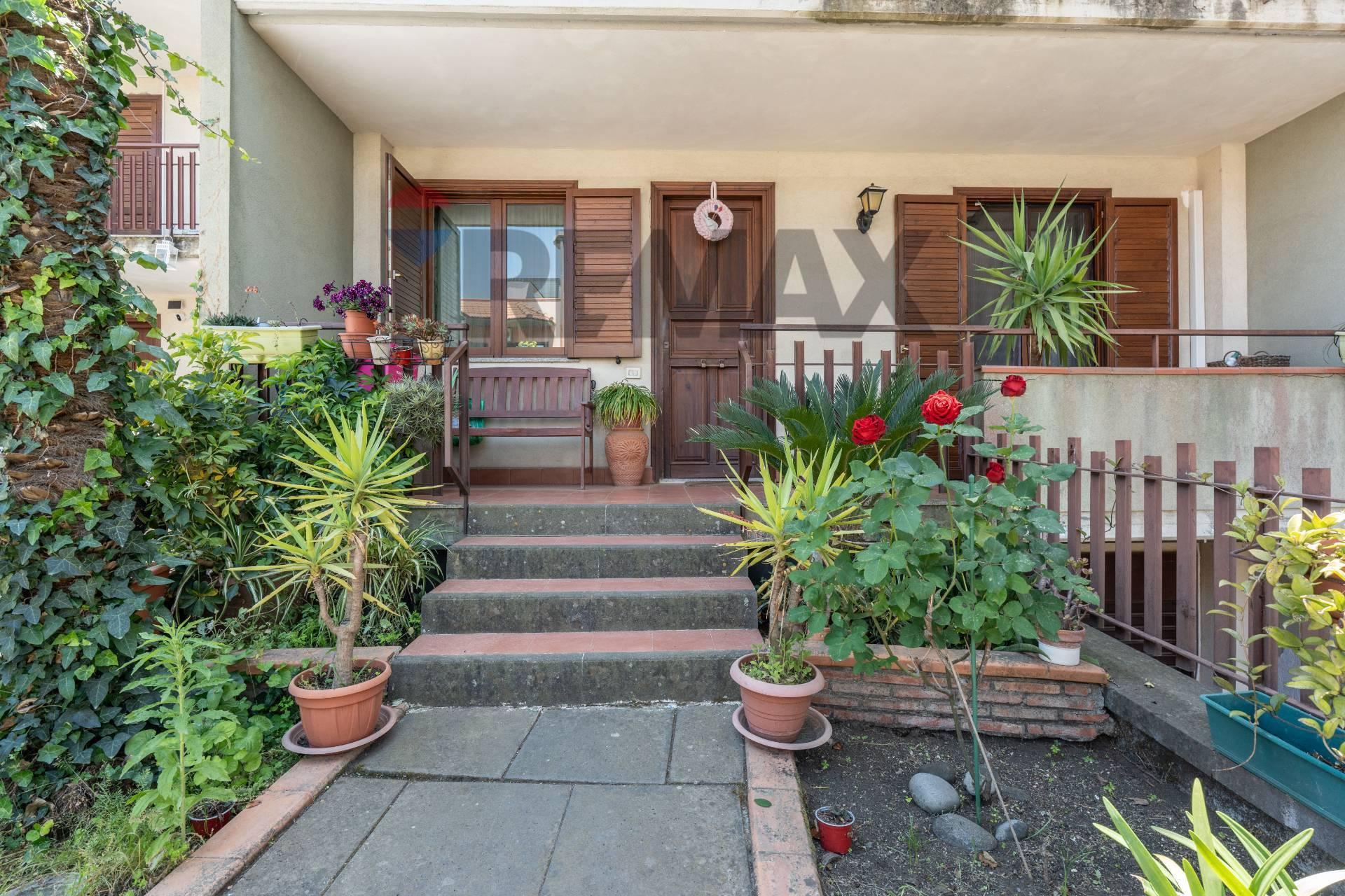 Villa a schiera in Via Taro 51, Acireale