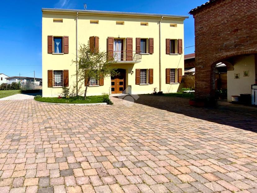 Villa in Via Guastalla 73, Reggiolo — foto 5 di 5