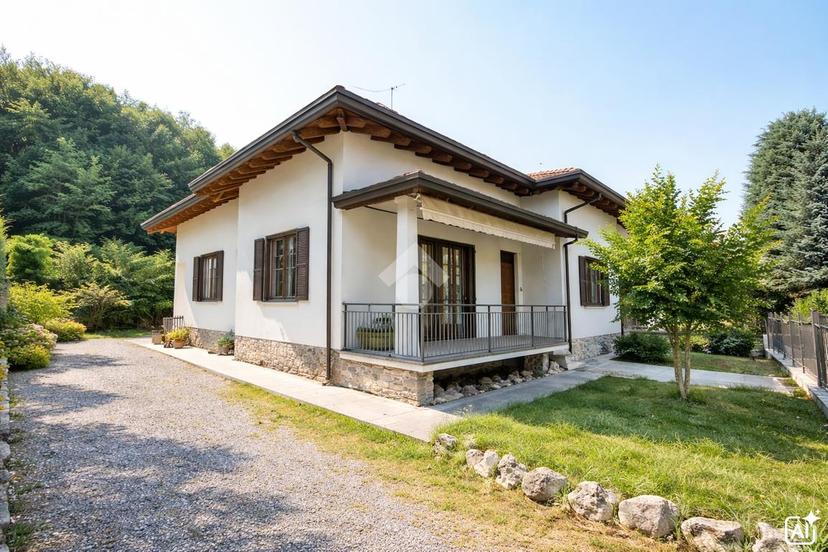 Villa in Via Matteotti 13, Mariano Comense