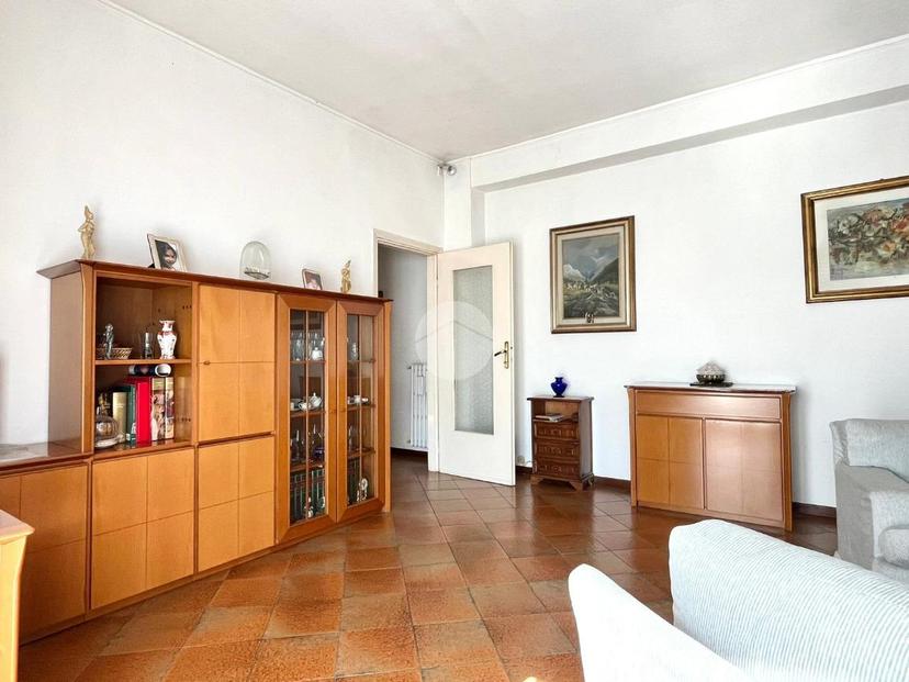 Trilocale in Via Custoza 19, Carate Brianza — foto 2 di 5