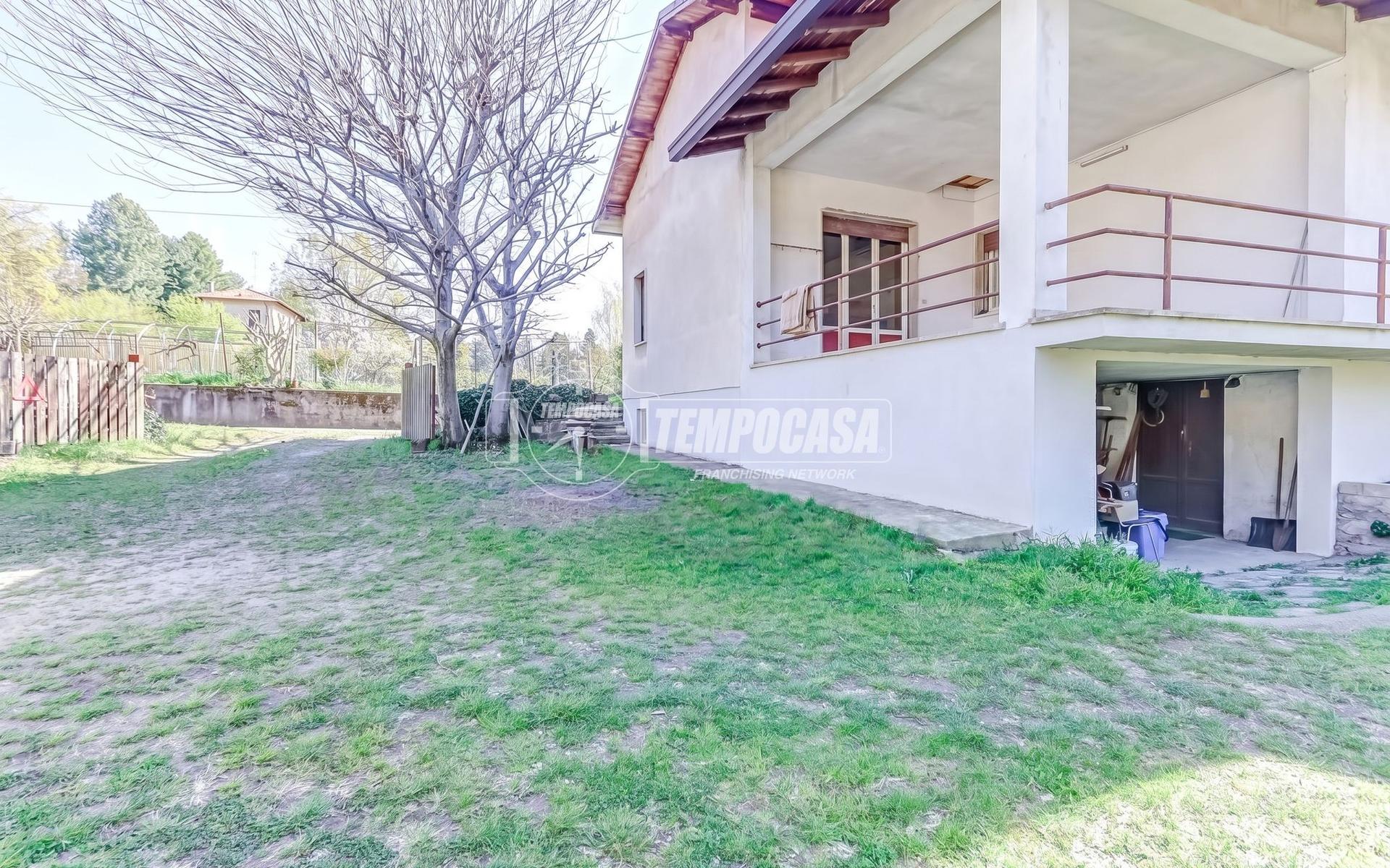 Villa in Via Monte Ameno, Somma Lombardo
