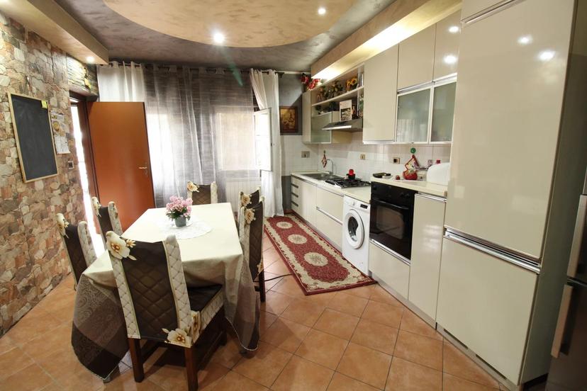 Quadrilocale in Frazione Valle San Lorenzo, Santo Stefano Roero — foto 2 di 5