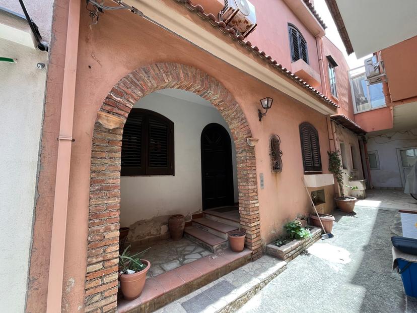 Casa indipendente in Via Cicerata  Snc, Barcellona Pozzo di Gotto — foto 3 di 5