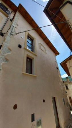 Terratetto unifamiliare, Fontecchio — foto 3 di 5