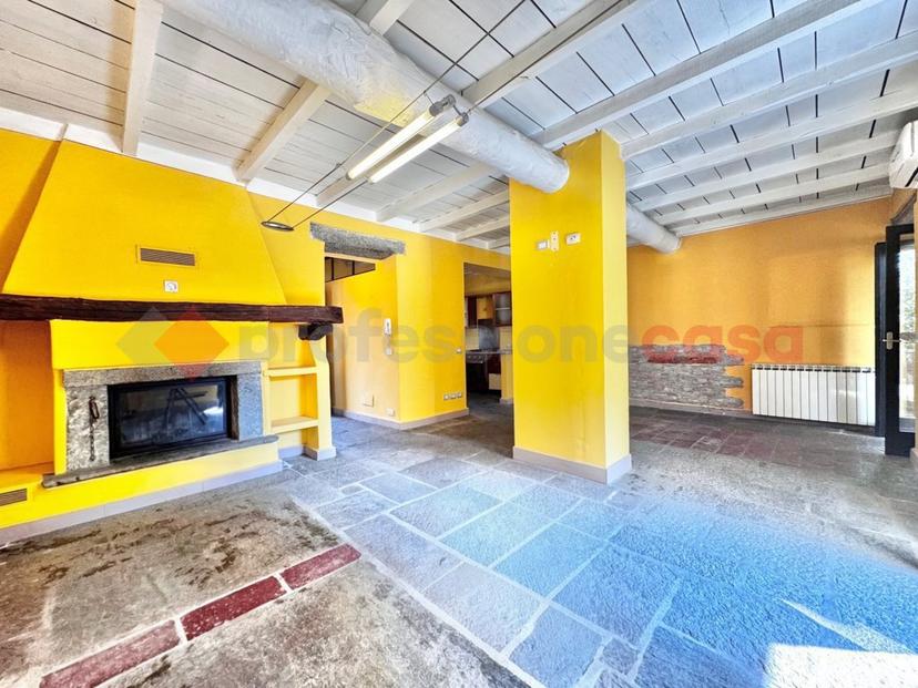 Casa indipendente in Via Garibaldi , Arona — foto 2 di 5