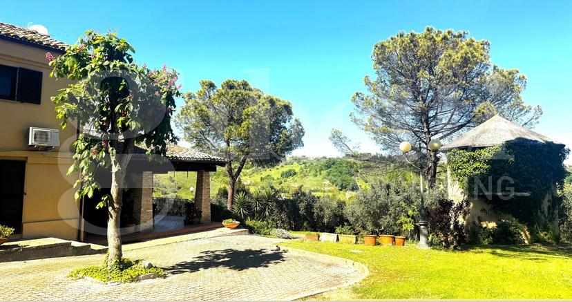 Villa in Contrada Valle Pelilla 8, Pianella — foto 3 di 5