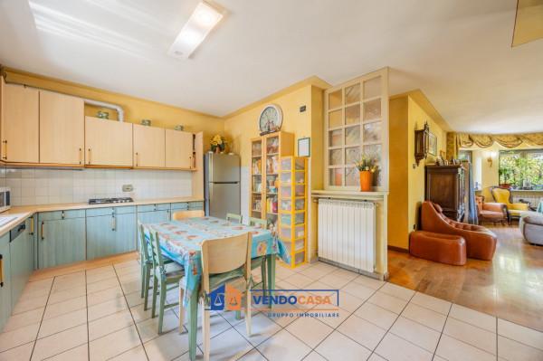Villa in Via Sandro Pertini 7, Vignolo