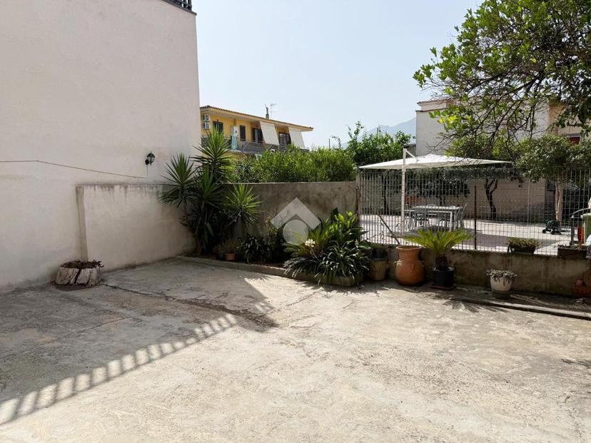 Casa indipendente in Masseria Dottori 22, Sant'Anastasia — foto 2 di 5