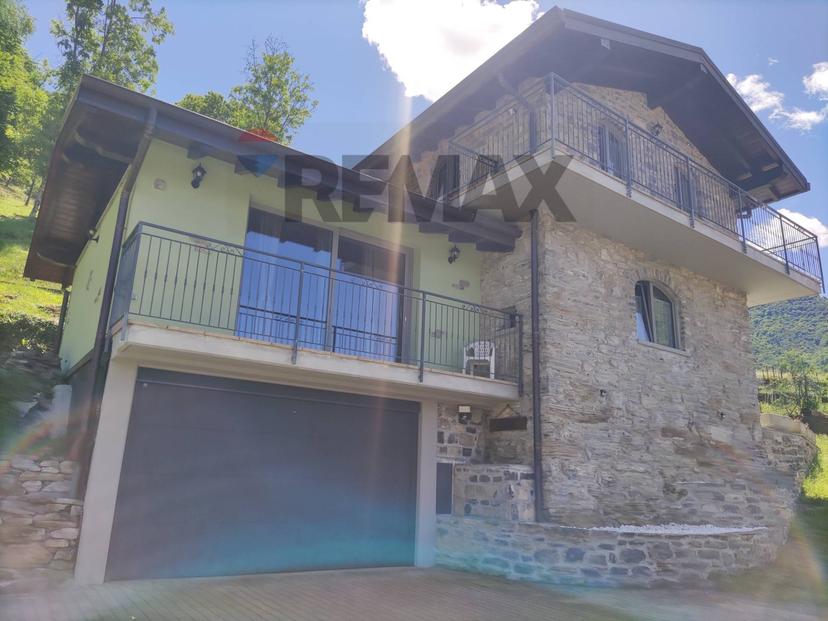 Villa in Via Felice Cavallotti 01, Schignano