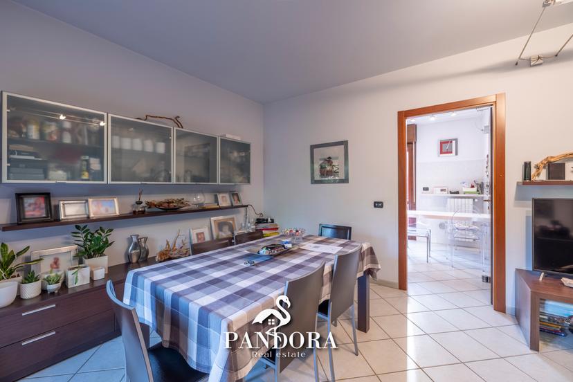 Villa a schiera in Via Carreggia 101f, Cardano al Campo — foto 3 di 5