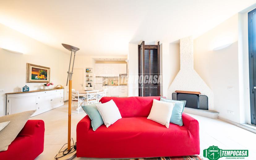 Trilocale in Via al Castello 33, Lesa — foto 2 di 5