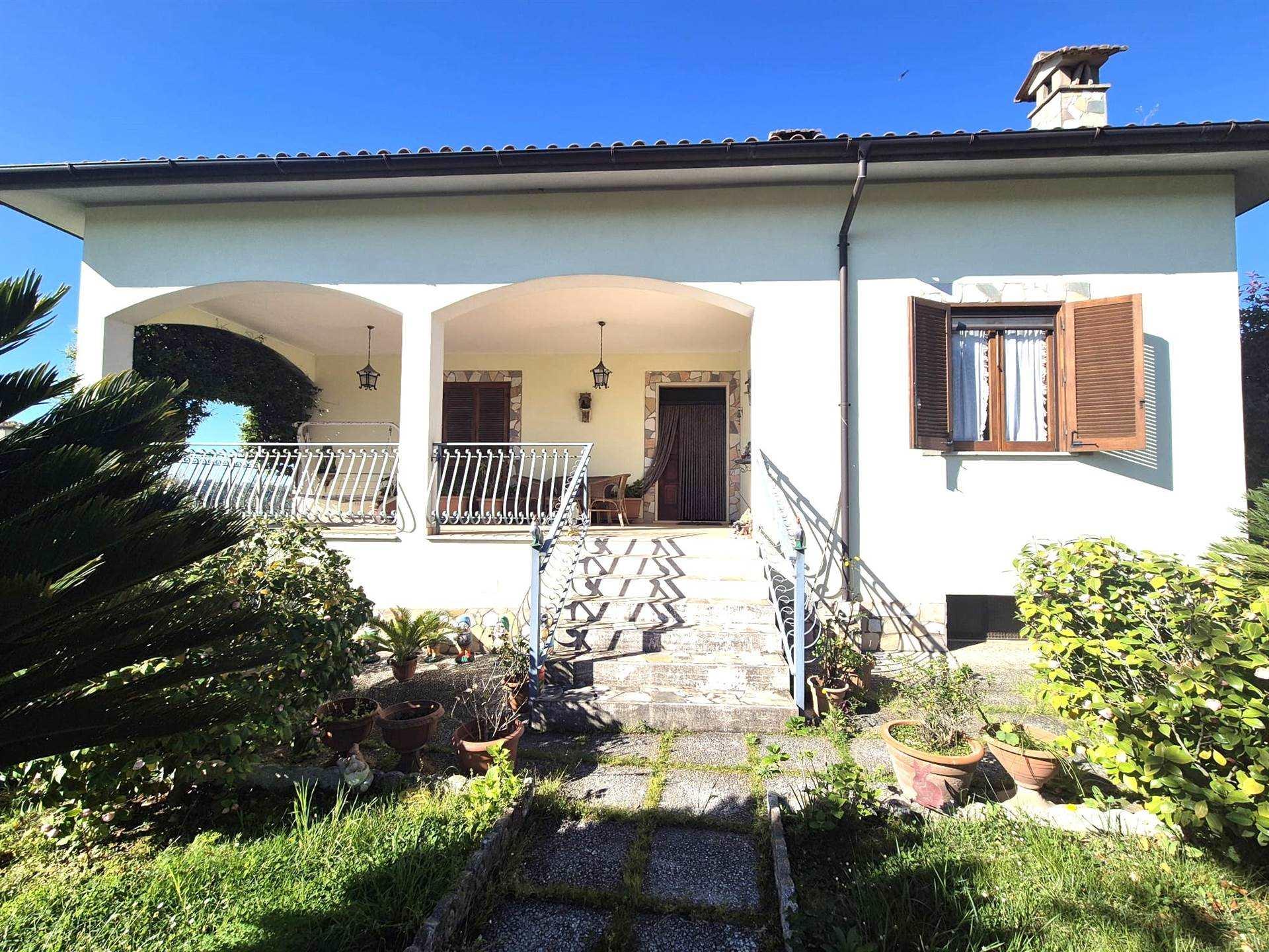 Villa in Via Polledrara, Fara in Sabina
