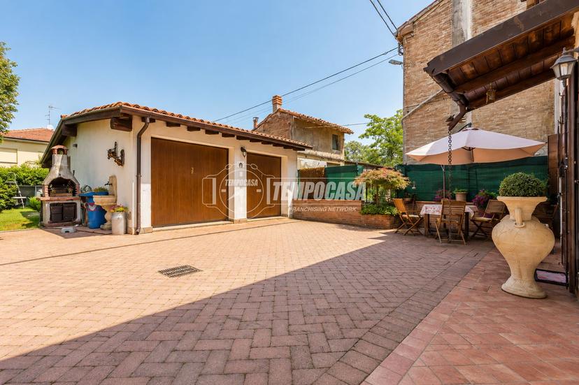 Casa indipendente in Via delle Valli 385, Mirandola — foto 3 di 5