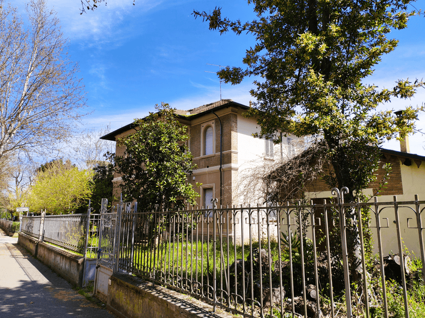 Villa unifamiliare in Viale della Resistenza 1, Massa Lombarda — foto 3 di 5