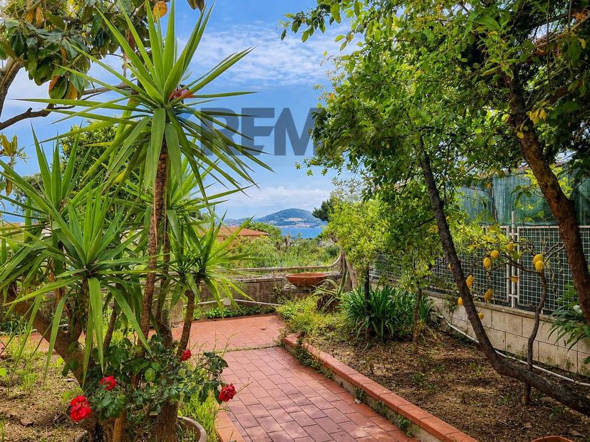 Villa a schiera in Via Cicerone Tullio Snc, Formia — foto 2 di 5
