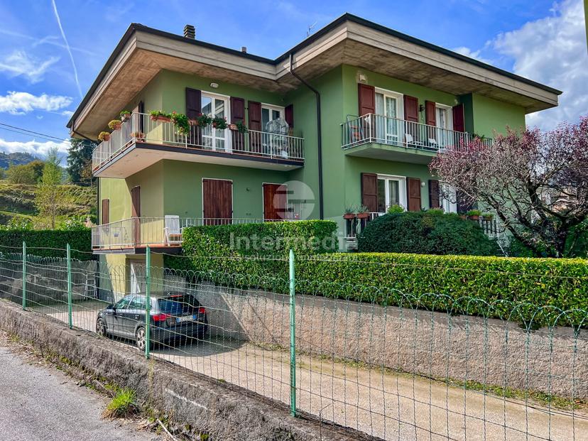 Trilocale in Via Lungolago Italia 1, Idro — foto 3 di 5