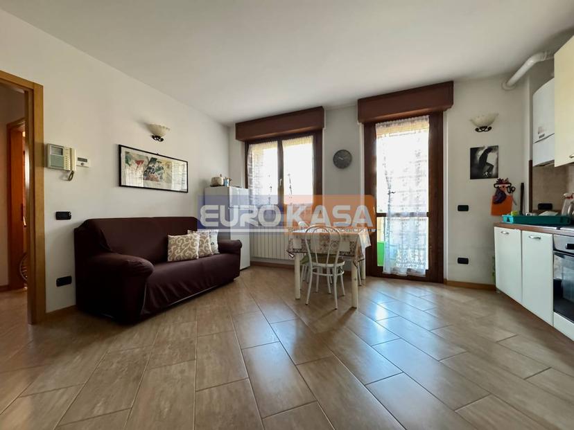 Bilocale in Via Giosue' Carducci 10, Bonate Sopra