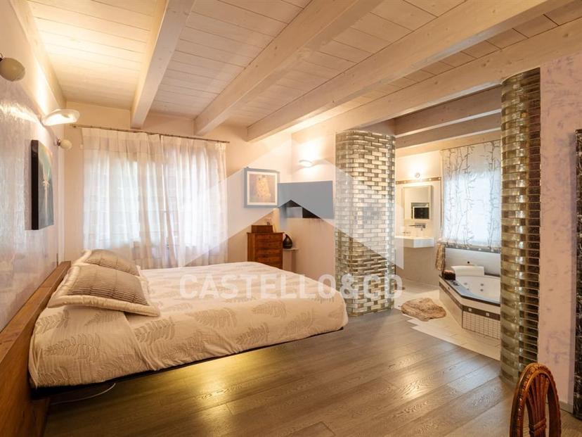 Trilocale in Via Tito Speri 10, Desenzano del Garda — foto 3 di 5