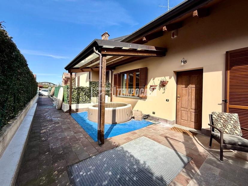 Villa in Via Galvani 16, Usmate Velate — foto 5 di 5