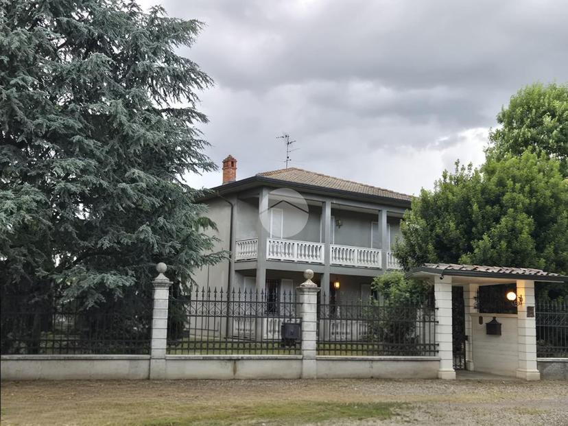 Villa in Via Marconi 17, Pieve Porto Morone — foto 4 di 5
