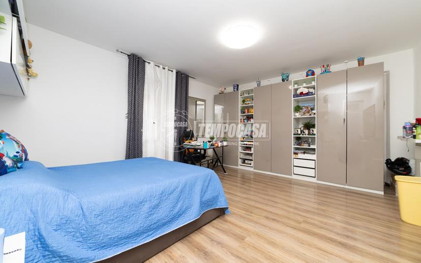 Trilocale in Via Guglielmo Marconi 24, Seriate