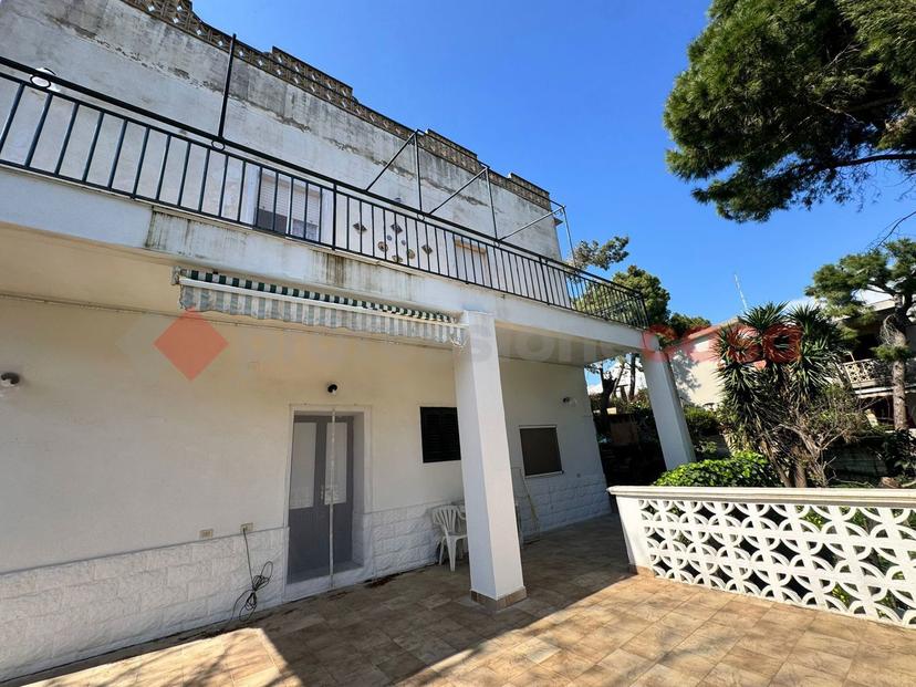 Villa in Via Orchidee 21, Leporano — foto 3 di 5