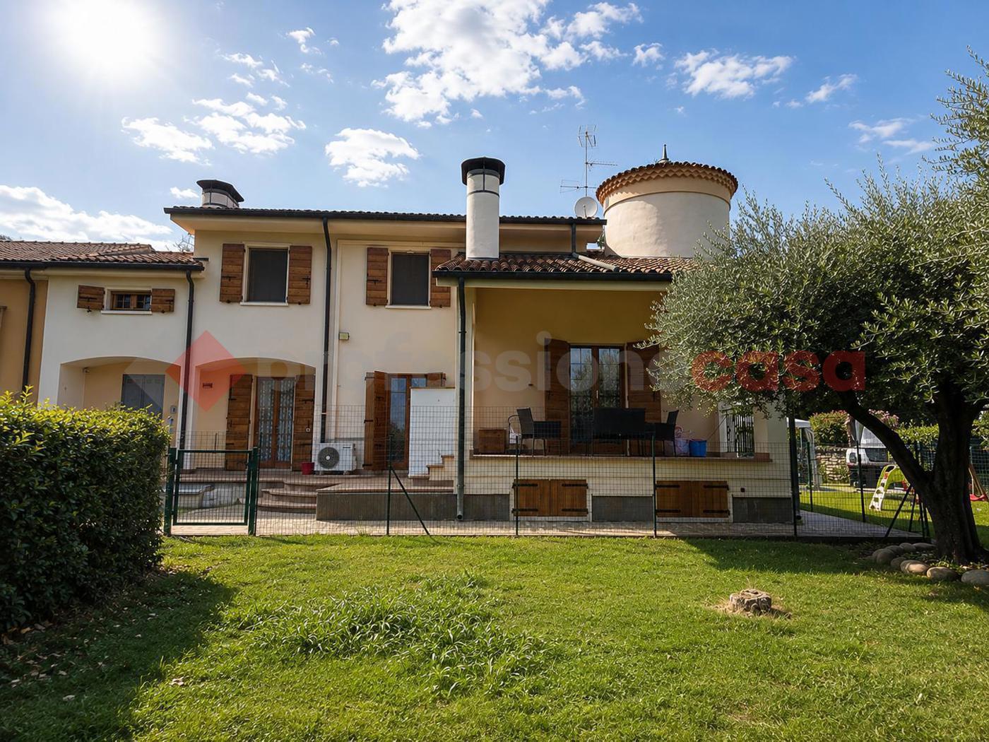 Villa, Sorgà