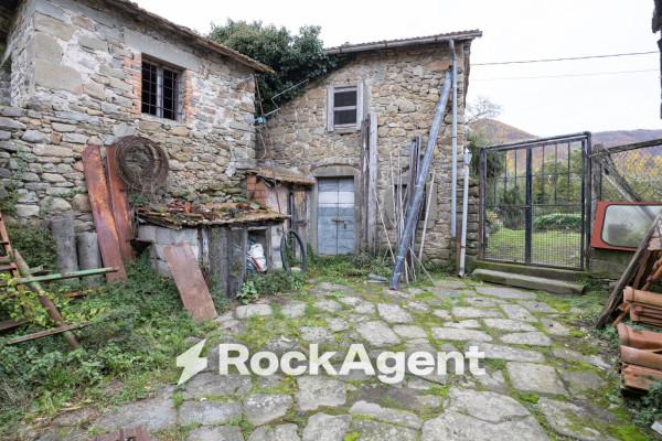 Rustico in Località Villa Regnano, Casola in Lunigiana — foto 4 di 5