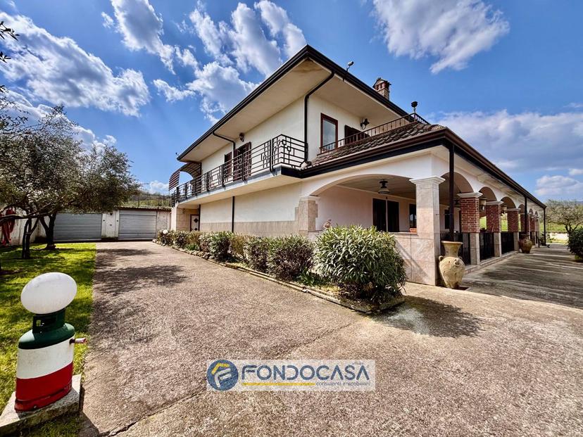 Villa in Via Fraulisi, Alvignano — foto 2 di 3