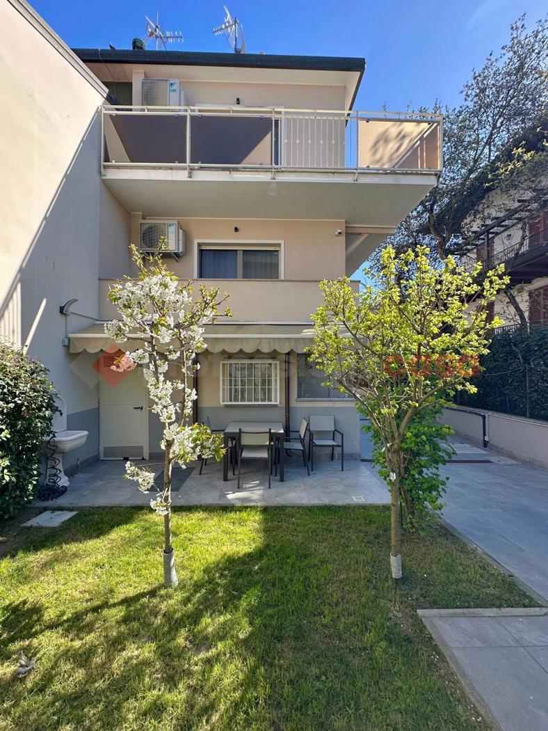 Villa in Via delle Robinie, Opera — foto 5 di 5