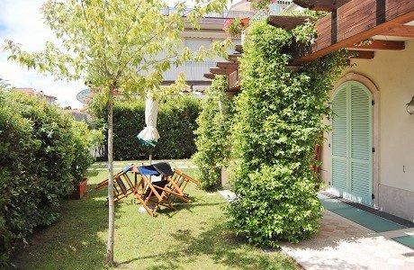 Villa trifamiliare, Montignoso — foto 2 di 5
