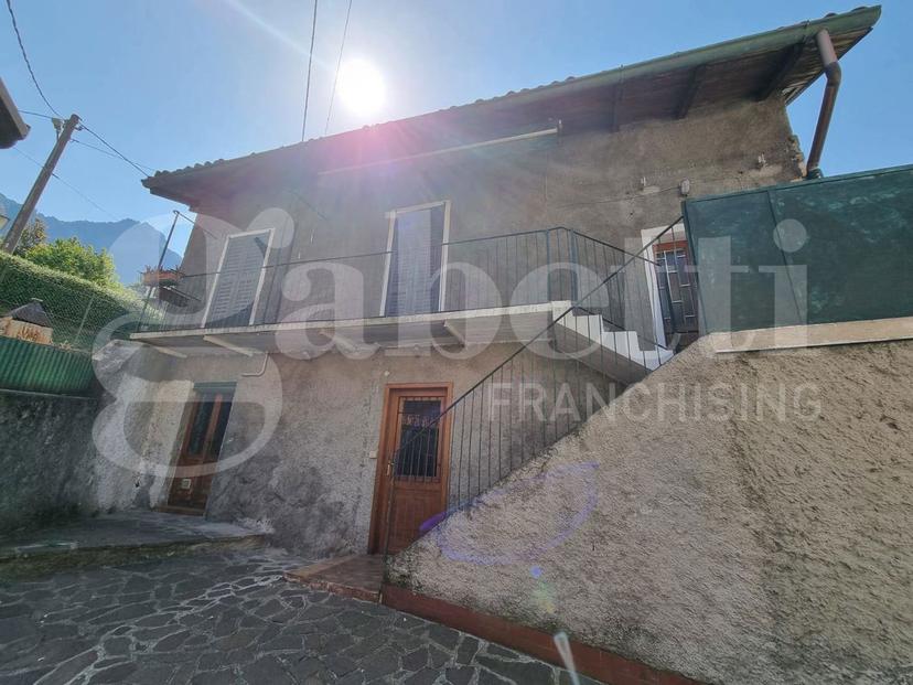 Casa indipendente in Frazione Malnago 32, Lecco — foto 2 di 5