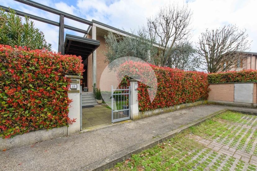 Villa unifamiliare, Reggio nell'Emilia — foto 3 di 5