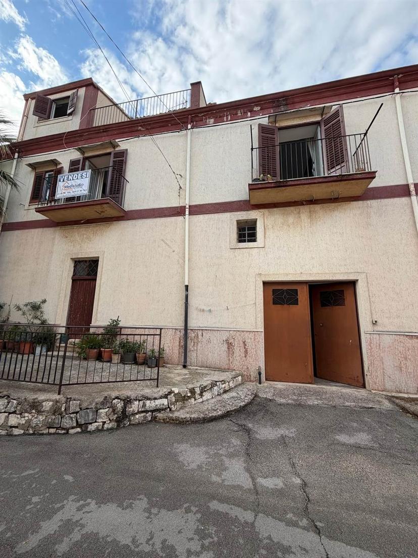 Casa indipendente, Bisacquino