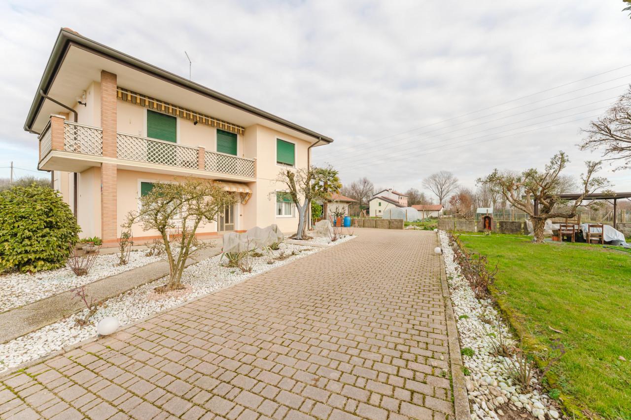 Villa in Via Montegrappa, San Giorgio in Bosco