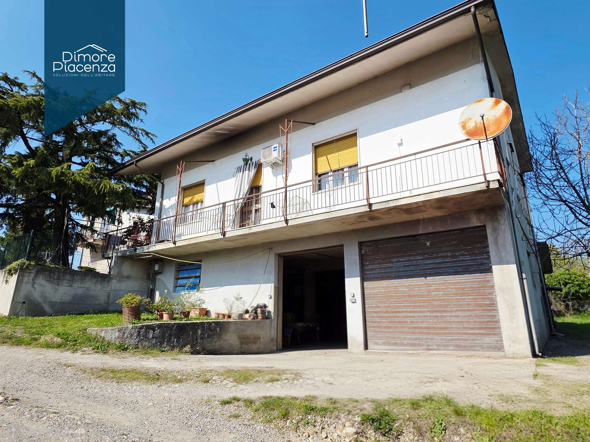 Villa unifamiliare in Località Montecucco 225, Ziano Piacentino