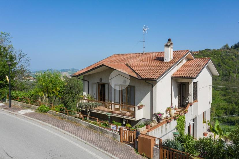 Casa indipendente in Via Riccardo Zandonai 7, Mombaroccio — foto 5 di 5