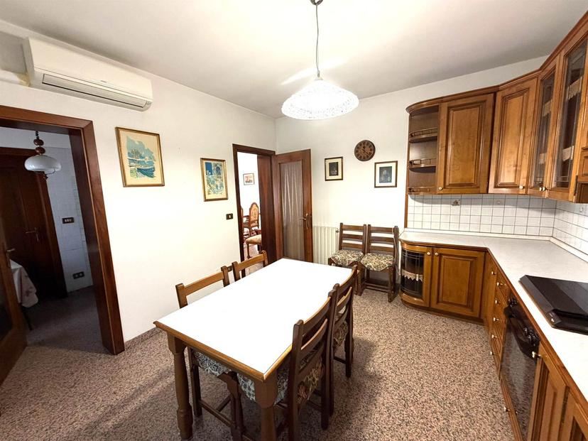 Casa indipendente in Via Roma, Pettorazza Grimani — foto 3 di 5