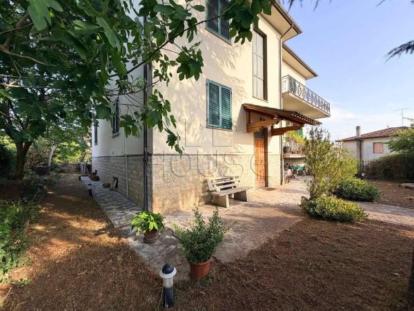 Villa plurifamiliare in Via Francesco Petrarca, Sansepolcro — foto 2 di 5