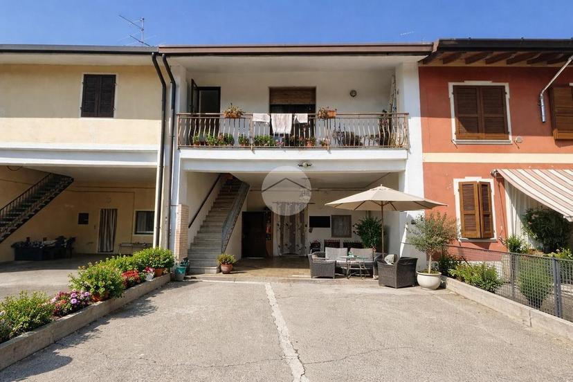 Casa indipendente in Via Fossato 52, Rovato — foto 3 di 5