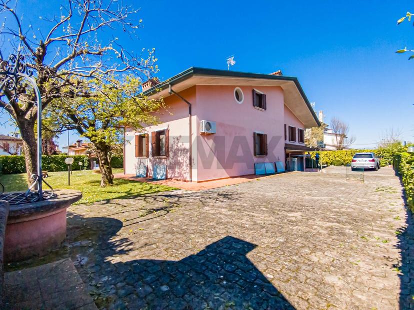 Villa in Via J. Maritain 2, San Stino di Livenza — foto 2 di 5