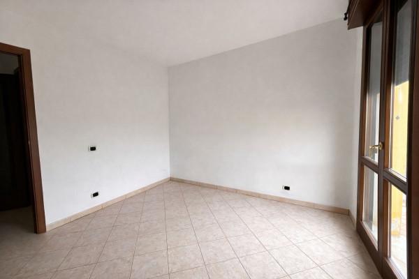 Trilocale, Moglia