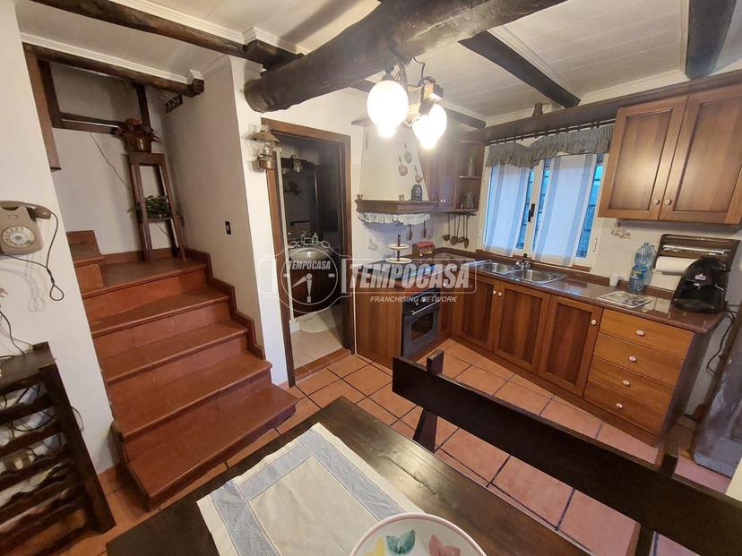 Casa indipendente in Via Umberto I, Monforte San Giorgio — foto 2 di 5